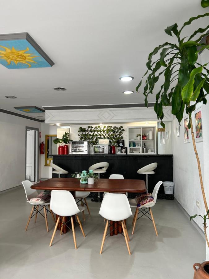 Hostal Berlin Marbella Dış mekan fotoğraf