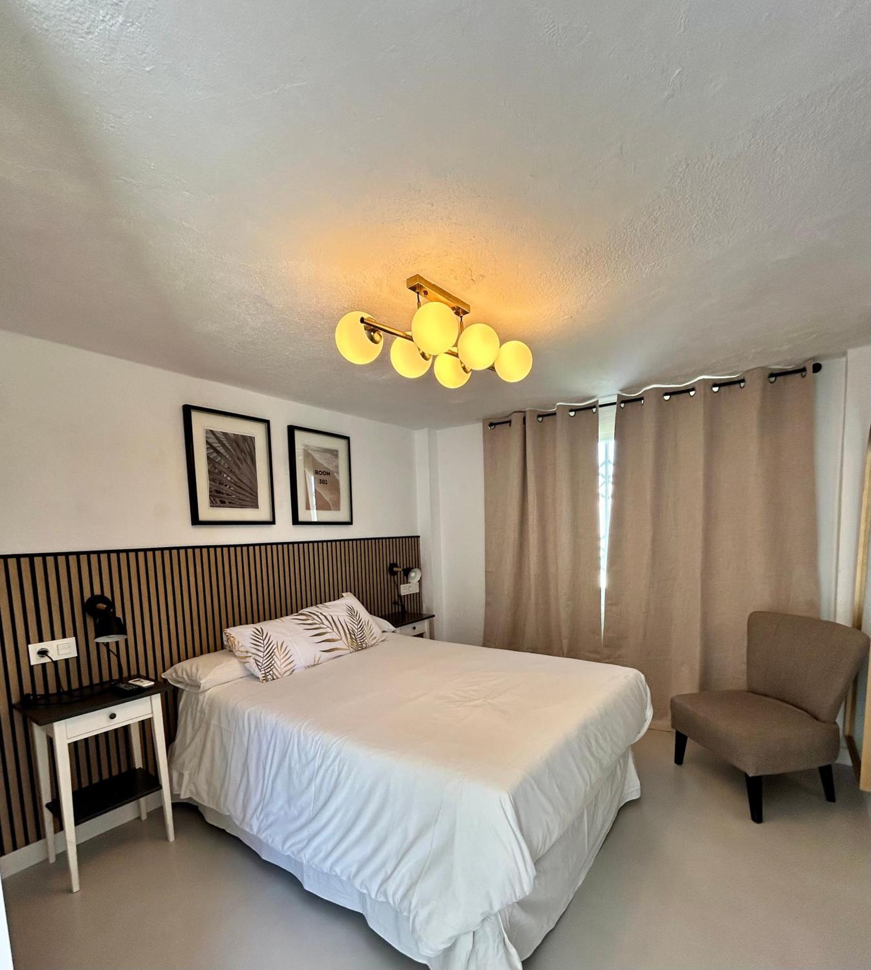 Hostal Berlin Marbella Dış mekan fotoğraf