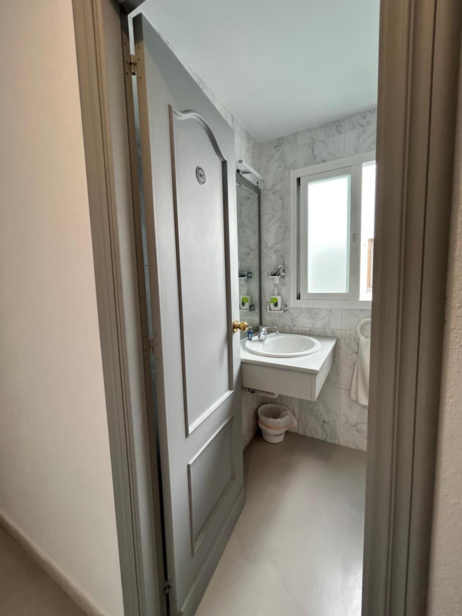 Hostal Berlin Marbella Dış mekan fotoğraf