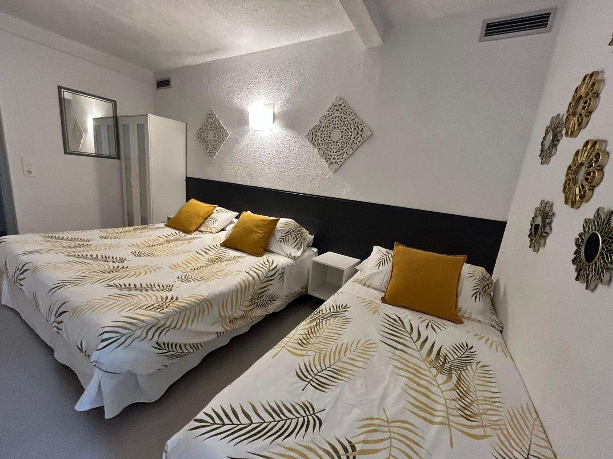 Hostal Berlin Marbella Dış mekan fotoğraf