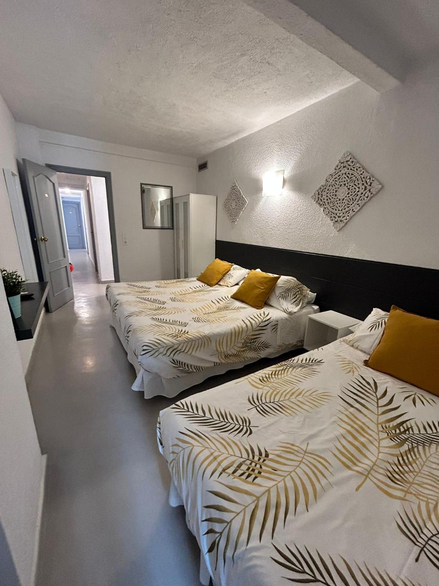 Hostal Berlin Marbella Dış mekan fotoğraf